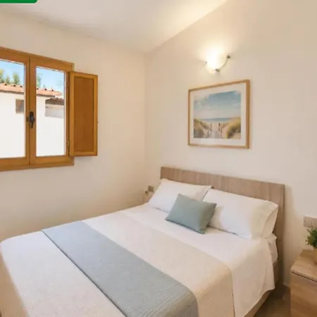 With Shared Swimming Pool Near The Sea Nicotera