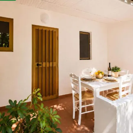 With Shared Swimming Pool Near The Sea * Nicotera