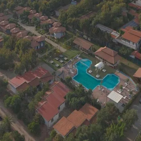Apartamento With Shared Swimming Pool Near The Sea