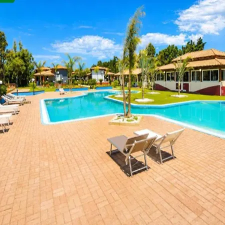 Apartamento With Shared Swimming Pool Near The Sea *